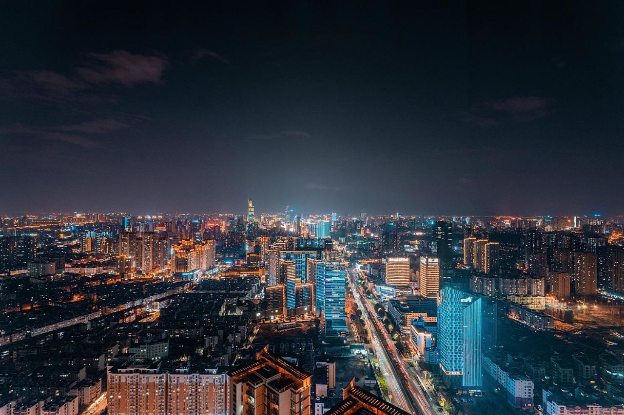 Kunming Hotel High Sky View Apartment Екстер'єр фото