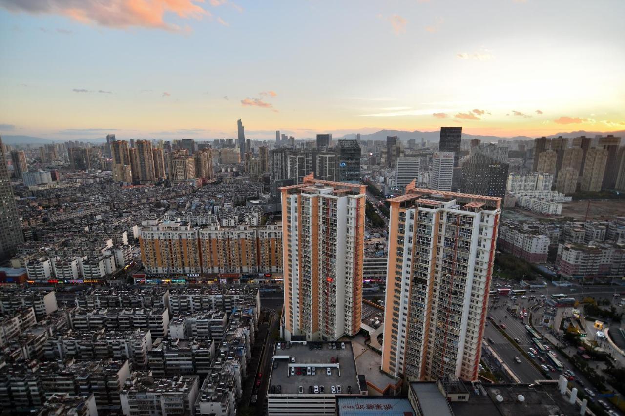 Kunming Hotel High Sky View Apartment Екстер'єр фото