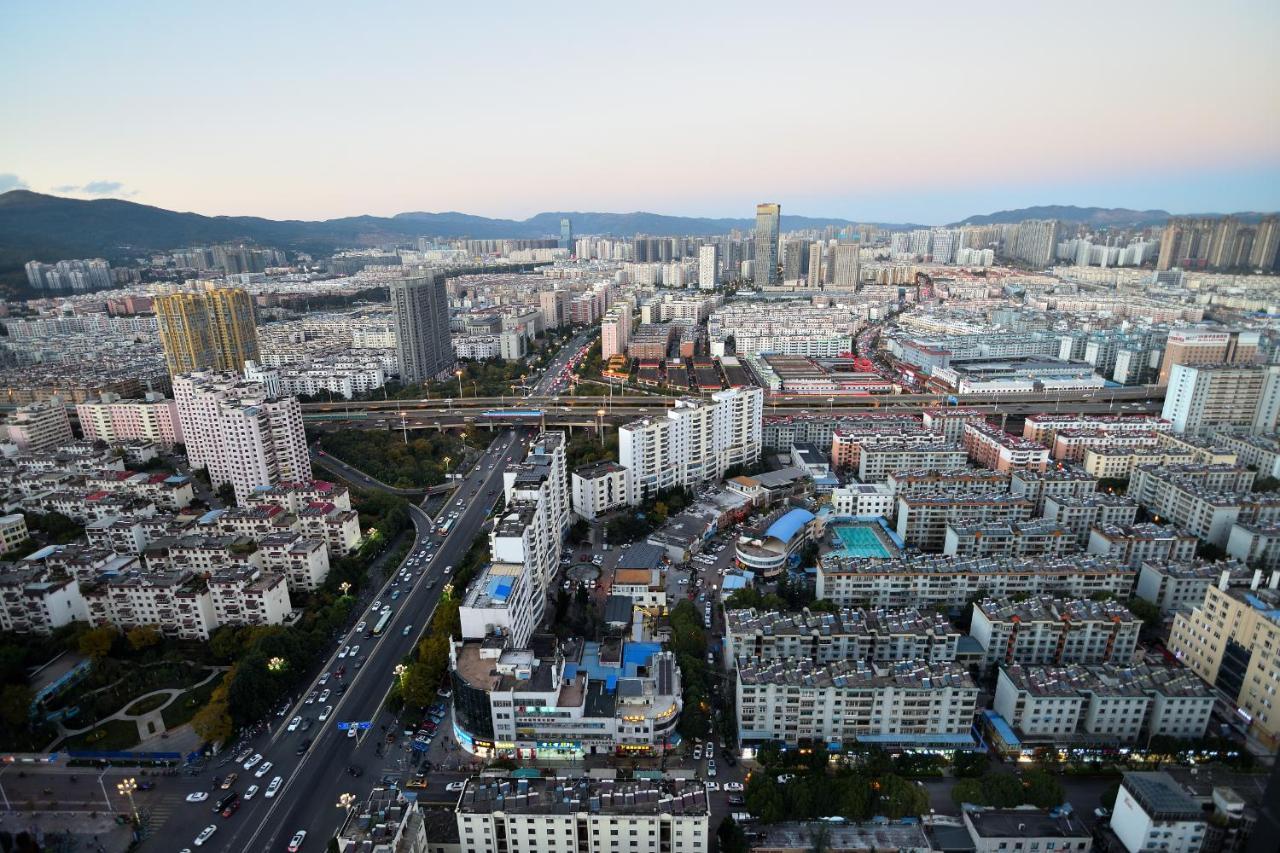 Kunming Hotel High Sky View Apartment Екстер'єр фото