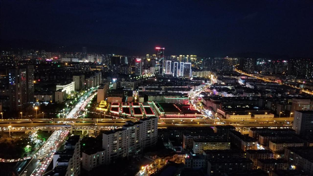 Kunming Hotel High Sky View Apartment Екстер'єр фото